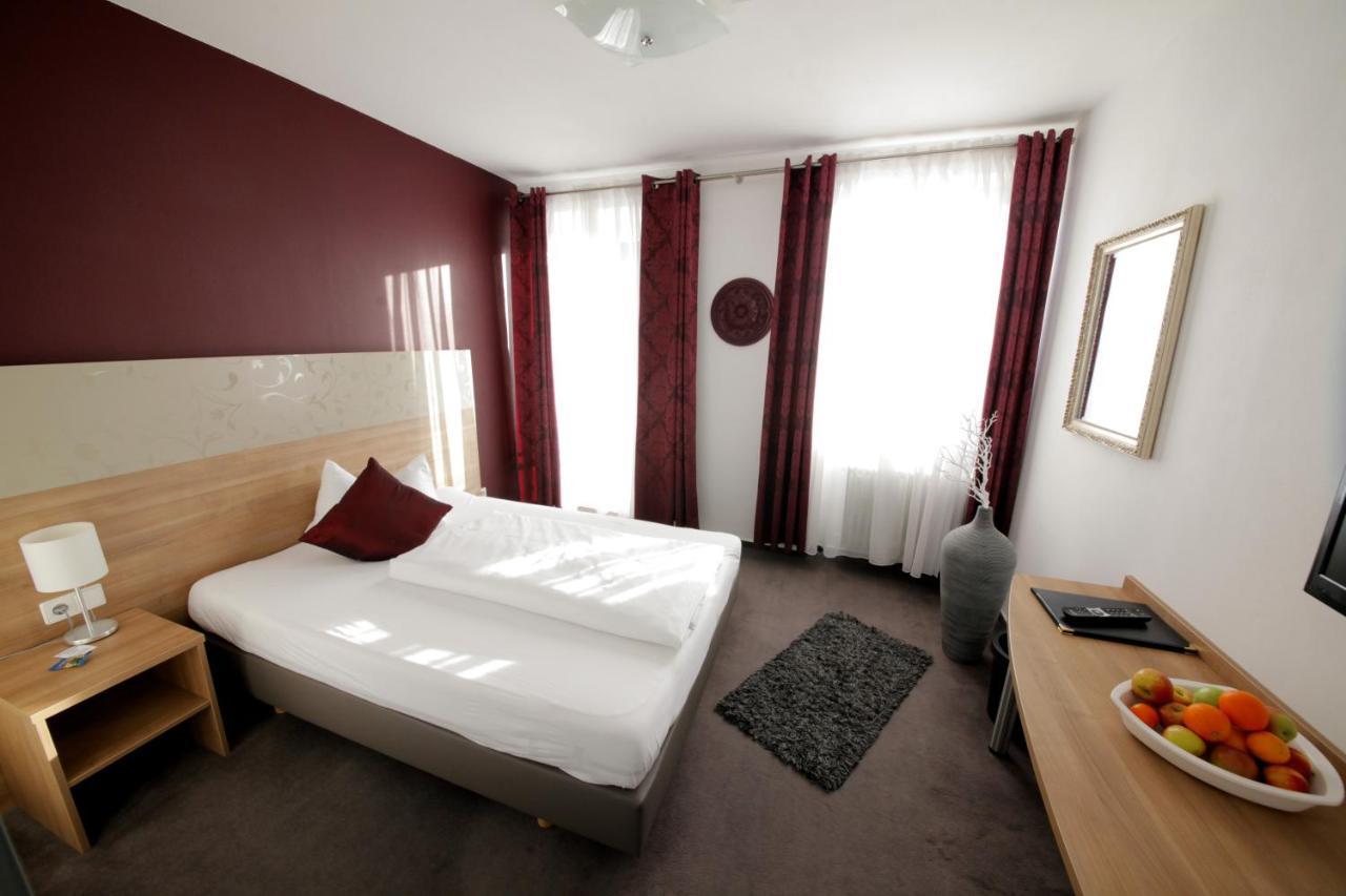 Hotel Parkhotel Und Boardingzimmer 3*